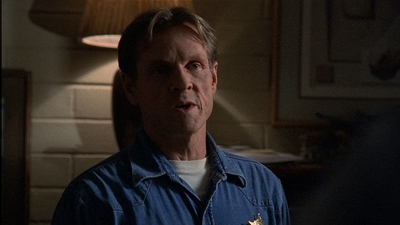 ROSWELL_-_E2X03_SURPRISE_635.jpg