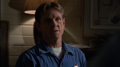 ROSWELL_-_E2X03_SURPRISE_636.jpg