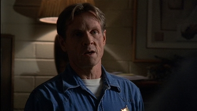 ROSWELL_-_E2X03_SURPRISE_639.jpg