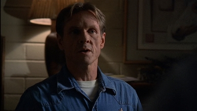 ROSWELL_-_E2X03_SURPRISE_654.jpg