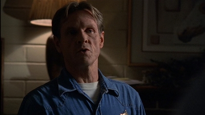 ROSWELL_-_E2X03_SURPRISE_659.jpg