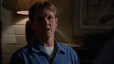 ROSWELL_-_E2X03_SURPRISE_660.jpg