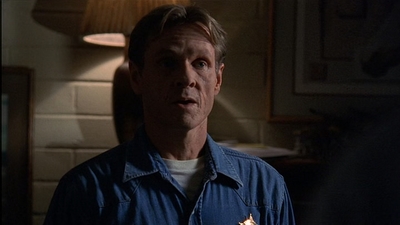 ROSWELL_-_E2X03_SURPRISE_661.jpg