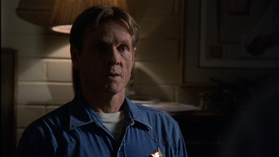 ROSWELL_-_E2X03_SURPRISE_667.jpg