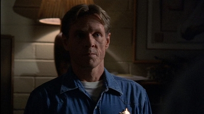 ROSWELL_-_E2X03_SURPRISE_670.jpg