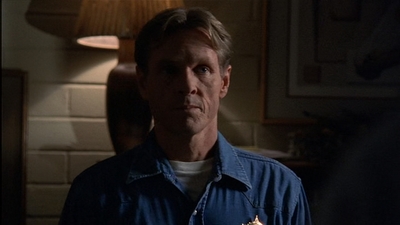 ROSWELL_-_E2X03_SURPRISE_671.jpg