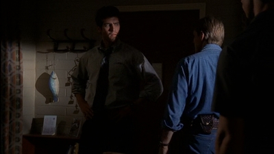 ROSWELL_-_E2X03_SURPRISE_681.jpg