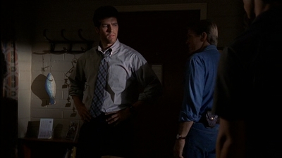 ROSWELL_-_E2X03_SURPRISE_689.jpg