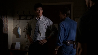 ROSWELL_-_E2X03_SURPRISE_696.jpg