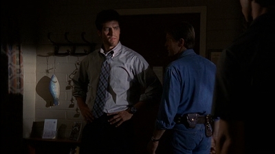 ROSWELL_-_E2X03_SURPRISE_697.jpg