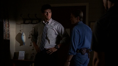 ROSWELL_-_E2X03_SURPRISE_700.jpg