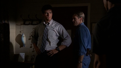 ROSWELL_-_E2X03_SURPRISE_706.jpg