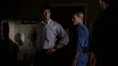 ROSWELL_-_E2X03_SURPRISE_711.jpg