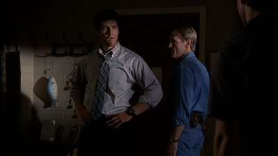 ROSWELL_-_E2X03_SURPRISE_716.jpg