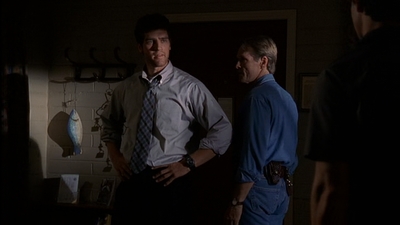 ROSWELL_-_E2X03_SURPRISE_721.jpg