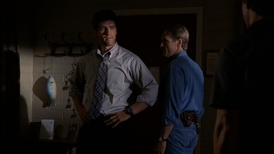 ROSWELL_-_E2X03_SURPRISE_722.jpg