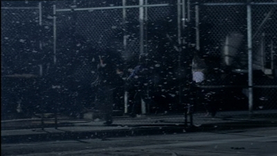 ROSWELL_-_E2X03_SURPRISE_725.jpg