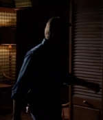 ROSWELL_-_E2X03_SURPRISE_003.jpg
