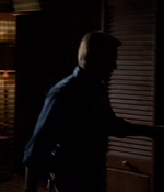 ROSWELL_-_E2X03_SURPRISE_004.jpg