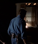 ROSWELL_-_E2X03_SURPRISE_015.jpg