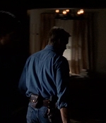 ROSWELL_-_E2X03_SURPRISE_017.jpg