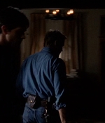 ROSWELL_-_E2X03_SURPRISE_018.jpg
