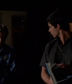 ROSWELL_-_E2X03_SURPRISE_029.jpg