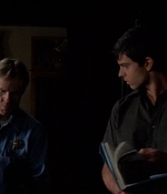 ROSWELL_-_E2X03_SURPRISE_031.jpg