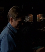 ROSWELL_-_E2X03_SURPRISE_080.jpg