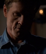 ROSWELL_-_E2X03_SURPRISE_104.jpg