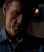 ROSWELL_-_E2X03_SURPRISE_125.jpg