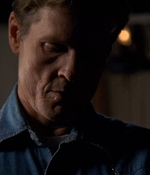 ROSWELL_-_E2X03_SURPRISE_129.jpg