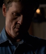 ROSWELL_-_E2X03_SURPRISE_130.jpg