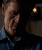 ROSWELL_-_E2X03_SURPRISE_135.jpg