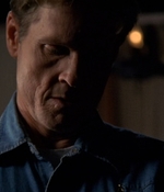 ROSWELL_-_E2X03_SURPRISE_142.jpg