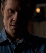 ROSWELL_-_E2X03_SURPRISE_148.jpg