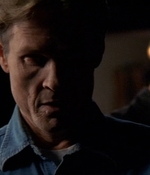 ROSWELL_-_E2X03_SURPRISE_180.jpg