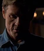 ROSWELL_-_E2X03_SURPRISE_191.jpg
