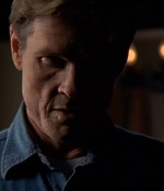 ROSWELL_-_E2X03_SURPRISE_192.jpg