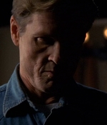 ROSWELL_-_E2X03_SURPRISE_195.jpg