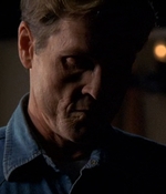 ROSWELL_-_E2X03_SURPRISE_198.jpg
