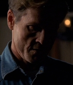 ROSWELL_-_E2X03_SURPRISE_201.jpg