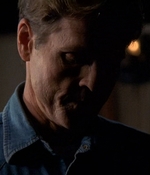 ROSWELL_-_E2X03_SURPRISE_204.jpg