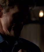 ROSWELL_-_E2X03_SURPRISE_225.jpg
