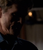 ROSWELL_-_E2X03_SURPRISE_253.jpg