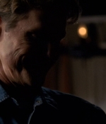 ROSWELL_-_E2X03_SURPRISE_271.jpg