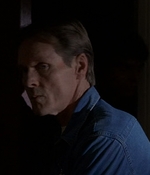 ROSWELL_-_E2X03_SURPRISE_470.jpg