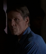 ROSWELL_-_E2X03_SURPRISE_472.jpg