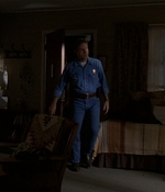 ROSWELL_-_E2X03_SURPRISE_481.jpg