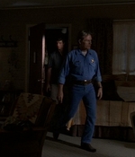 ROSWELL_-_E2X03_SURPRISE_485.jpg